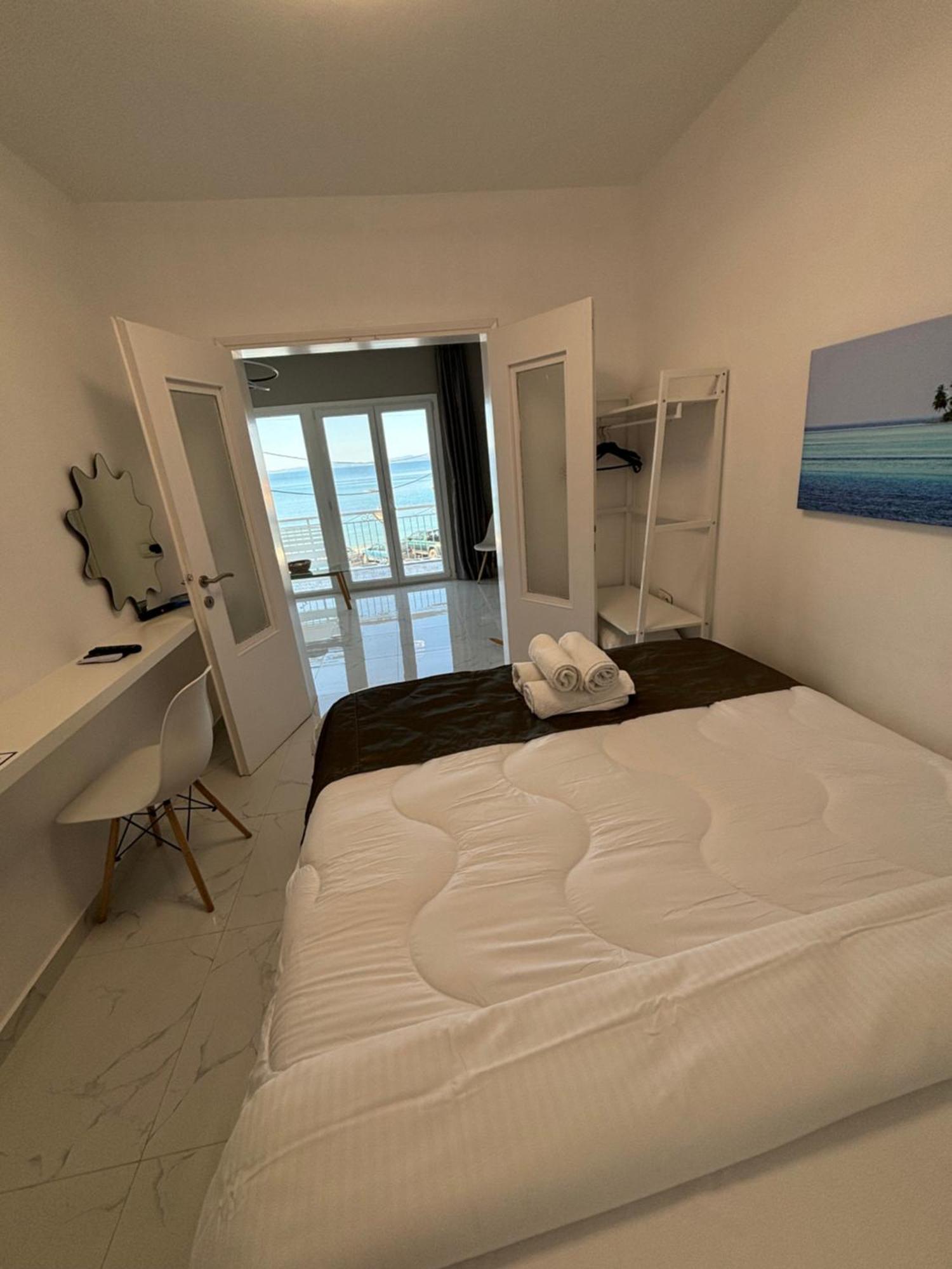 Candi Central Apartments ネオス・マルマラス エクステリア 写真